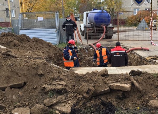 Нижегородец провалился в яму с кипятком в Автозаводском районе