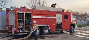 В Дзержинске З0 жильцов дома эвакуировали из-за пожара в соседнем магазине