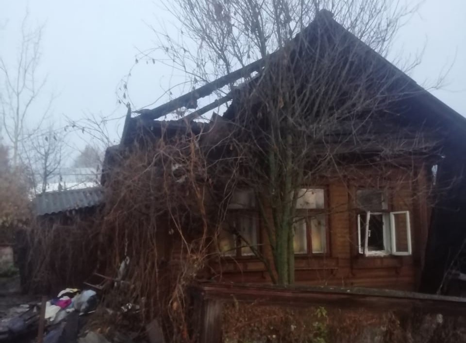 Мужчина погиб на пожаре в частном доме в Богородске