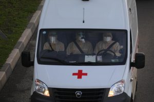 Рабочий повредил руку в отжимной разводной машине в Богородске