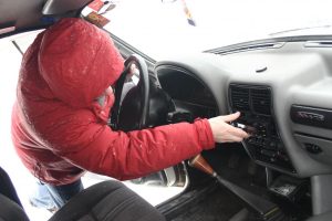 Неизвестный угнал у борчанки автомобиль в рождественскую ночь