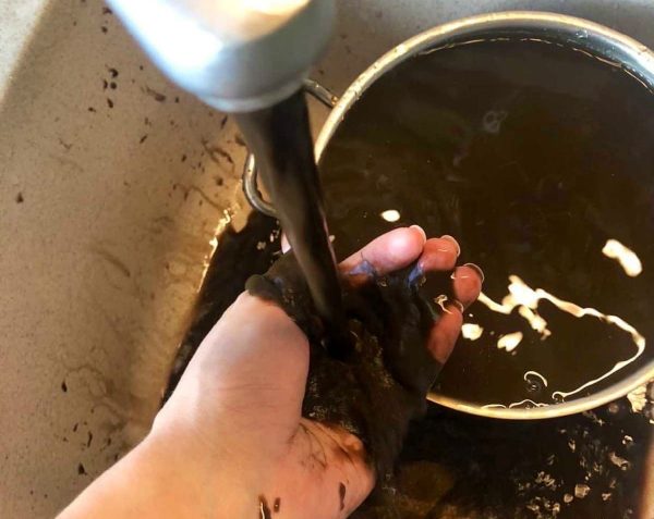 Нижегородцы жалуются на темную воду из-под кранов