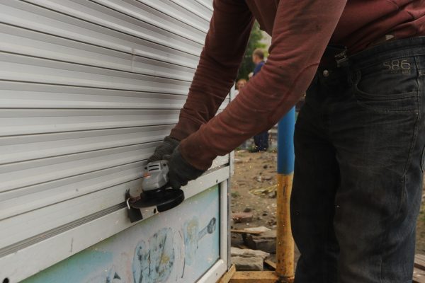 В Дзержинске продолжается работа по демонтажу незаконных объектов торговли