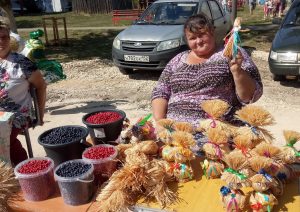 Счастье из лыка: мастерица из Красных Баков делает обереги для&nbsp;дома