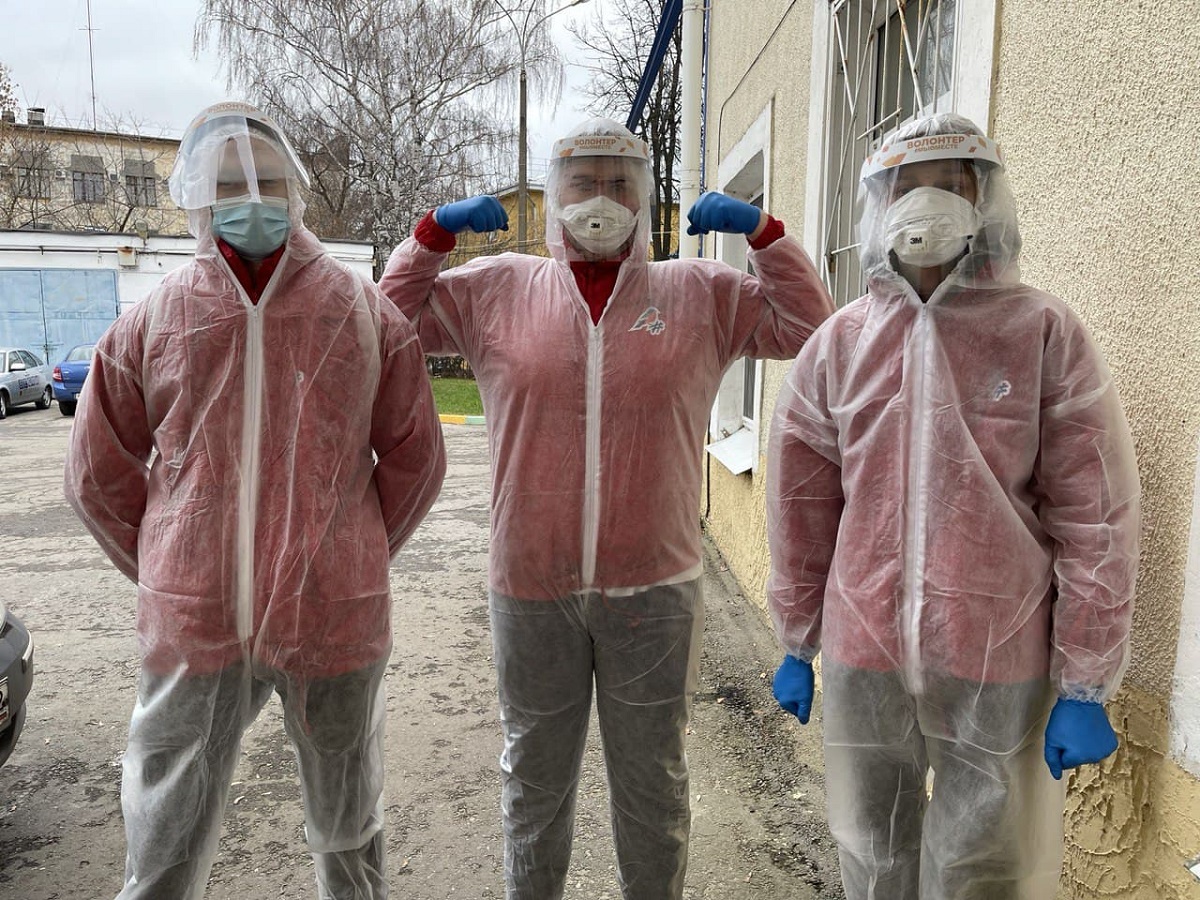 Активисты «Молодежки ОНФ» и иностранные студенты помогают медикам в больницах и поликлиниках Нижнего Новгорода