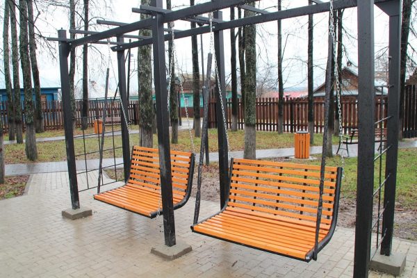 Благоустройство парка завершилось в&nbsp;поселке Красные Баки в&nbsp;Нижегородской области по&nbsp;нацпроекту «Жилье и&nbsp;городская среда»