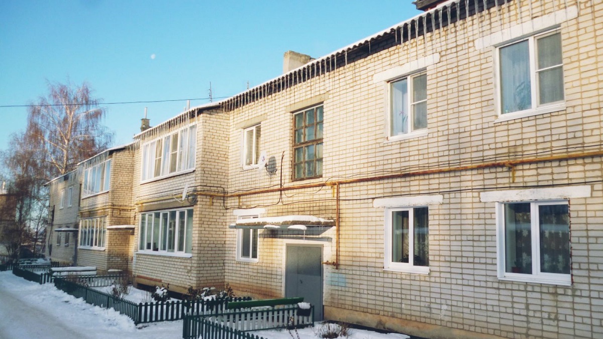 В Большемурашкинском районе ГЖИ потребовала от коммунальщиков оперативно убирать сосульки и снег с крыш
