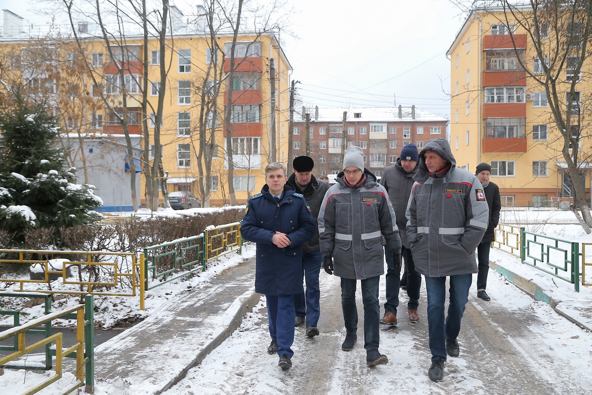 Глава города Юрий Шалабаев остался недоволен уборкой городских дворов