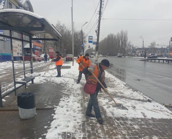 Уборка дорог и улиц Ленинского района проводится в круглосуточном режиме