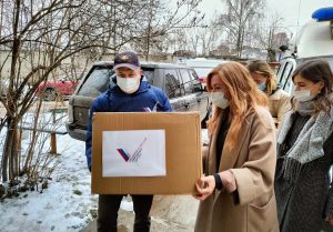 Нижегородские волонтеры вновь передали выпечку медработникам в рамках акции #МыВместе