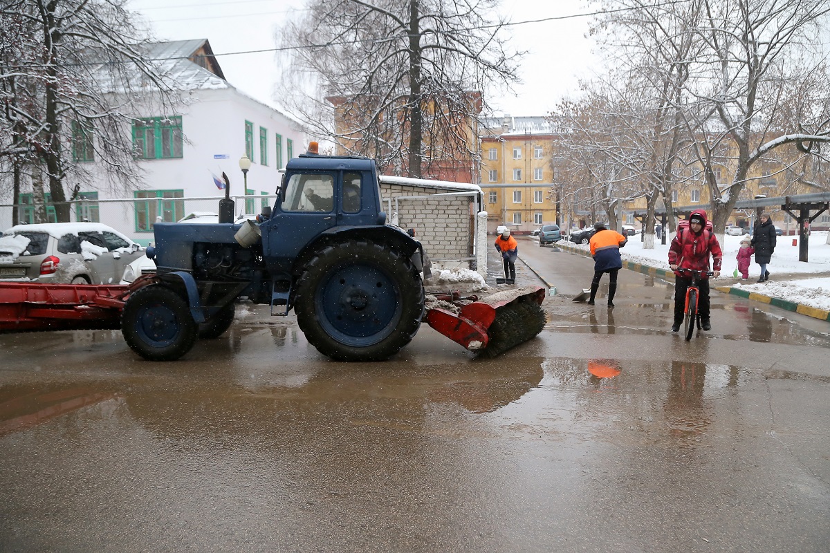 Юрий Шалабаев: «К работе ДУКов по уборке снега на придомовых территориях есть вопросы»