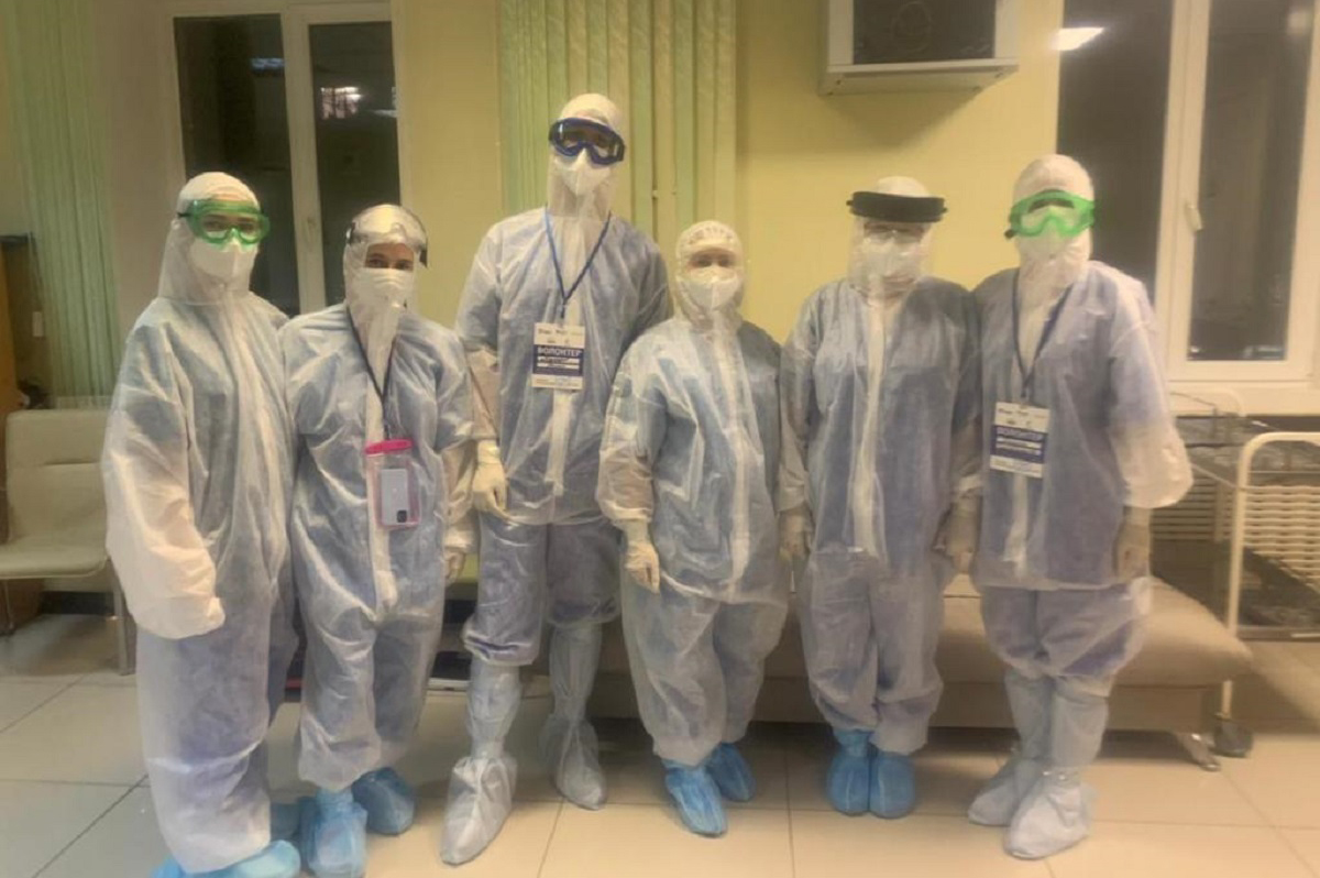 Помощь в «красной зоне» и поддержка врачей: нижегородские волонтеры помогают медикам