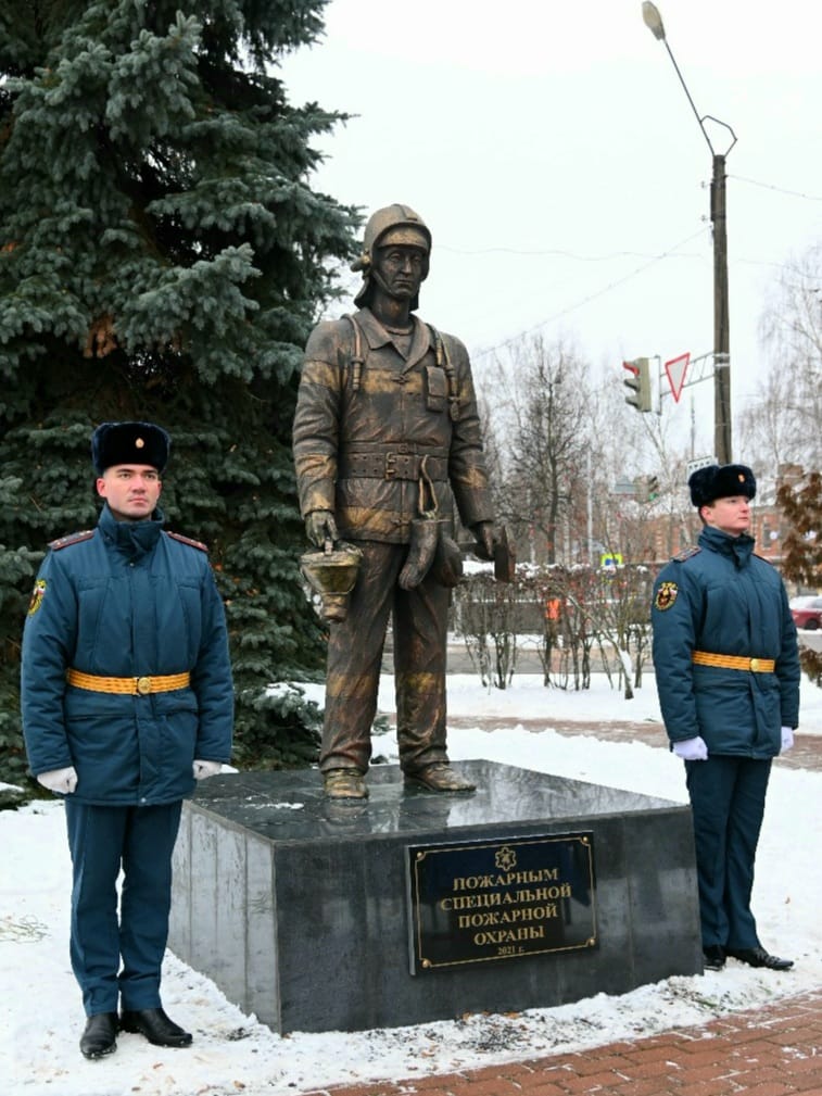В Дзержинске открыли памятник пожарным специальной пожарной охраны