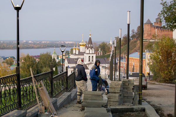 С Нижегородским подрядчиком, который укладывал асфальт в снег, в одностороннем порядке расторгнут контракт