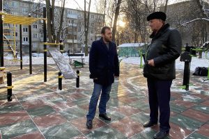 Универсальную спортивную площадку установили на ул.Васюнина в рамках проекта инициативного бюджетирования «Вам решать!»