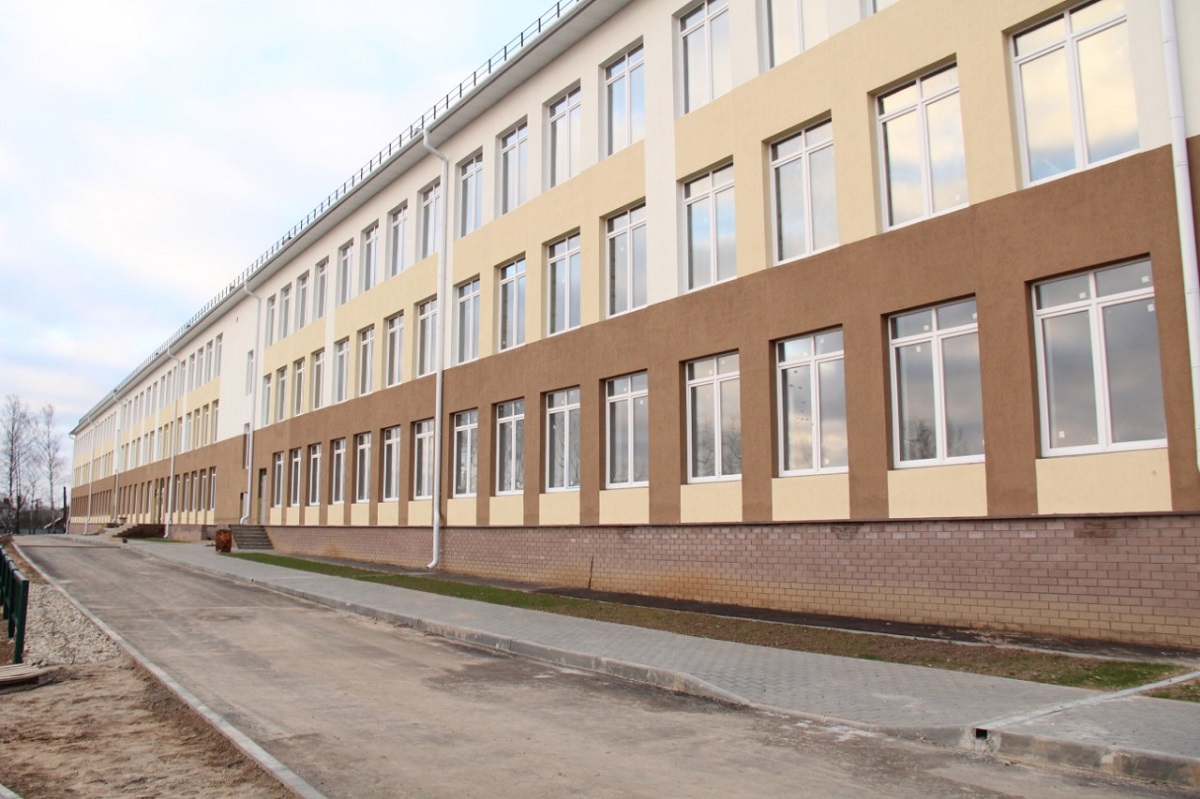 Завершается строительство средней школы на 600 мест в поселке Ветлужский