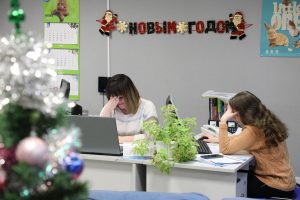 Аналитики рассказали об отношении россиян к новогодним корпоративам в 2021 году