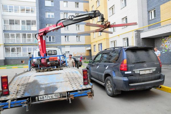 Нижегородские активисты планируют обратиться в Гордуму с вопросом о шлагбаумах во дворах из-за введения платных парковок