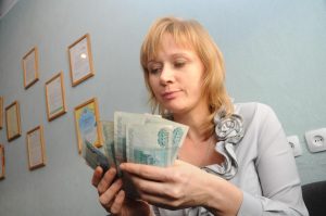Правда или ложь: всем россиянам выплатят по 10 тысяч рублей?