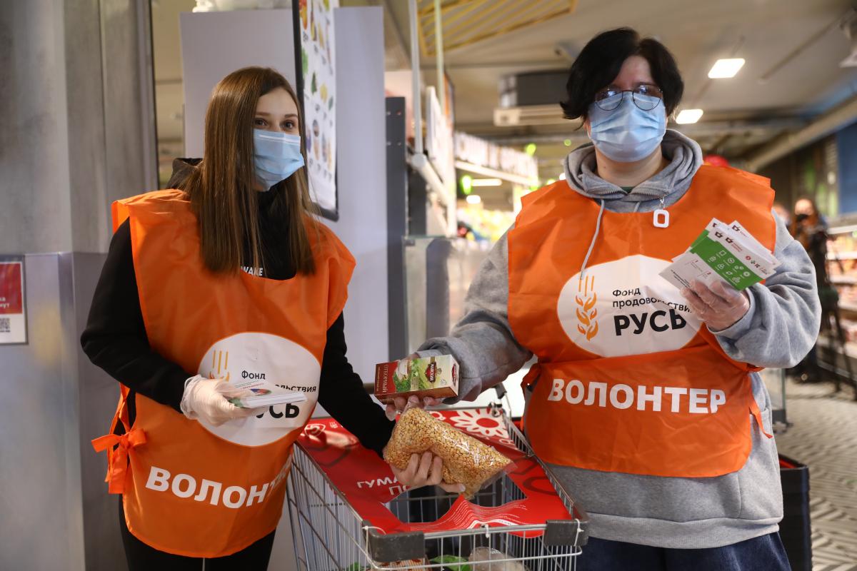 В магазинах волонтеры раздавали флаеры и отвечали на вопросы нижегородцев