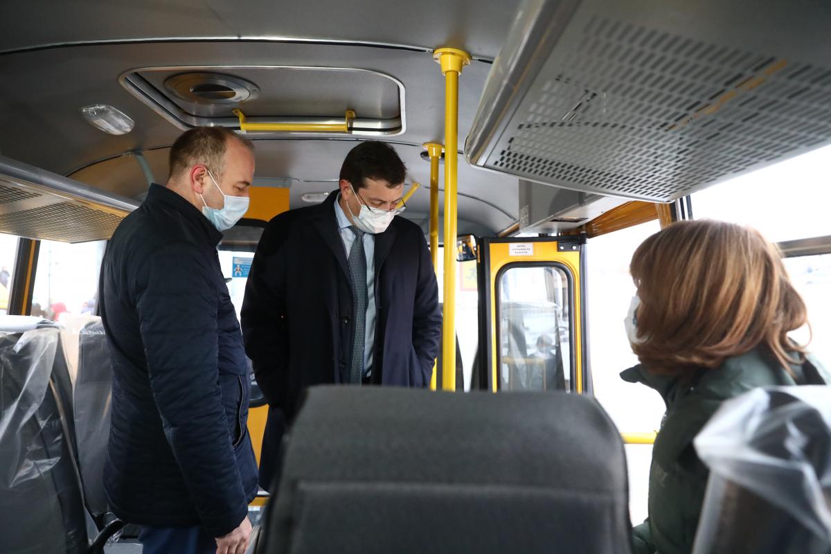 Глава региона Глеб Никитин принимает новый школьный транспорт