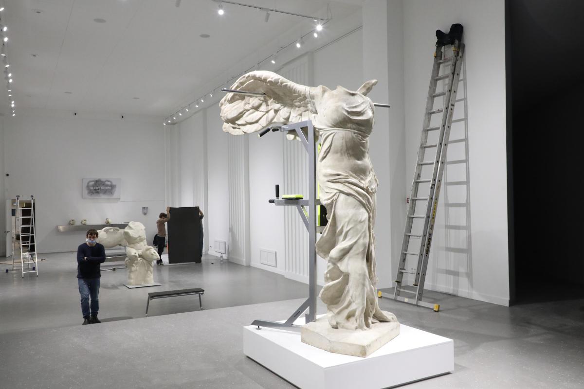 Скульптурные работы Александра Кутового открывают новое выставочное направление «Рекорда»