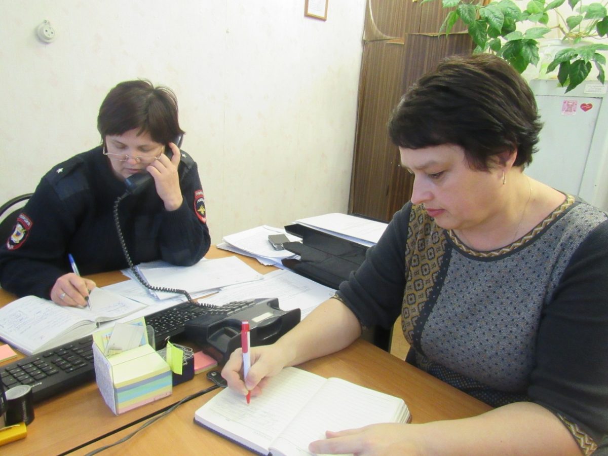 Комиссия по делам несовершеннолетних провела горячую линию по правам детей в Дзержинске