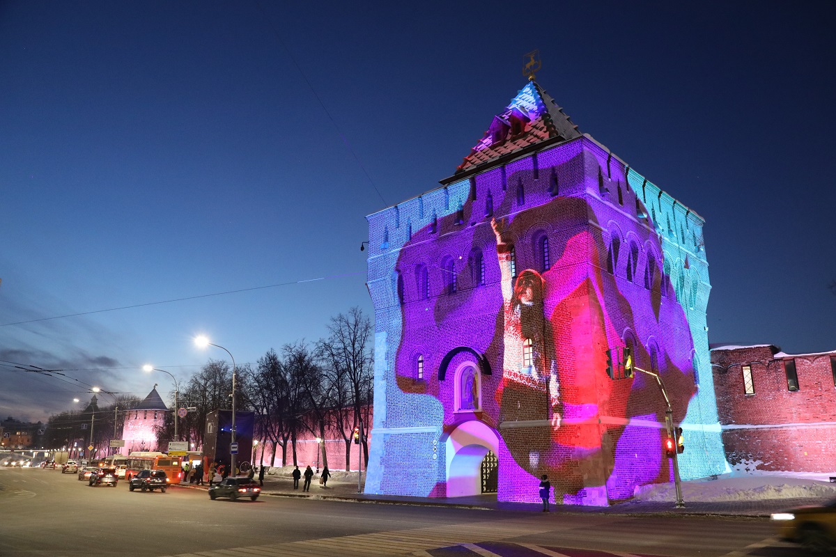 Новогоднее маппинг-шоу начали транслировать на Дмитриевской башне кремля