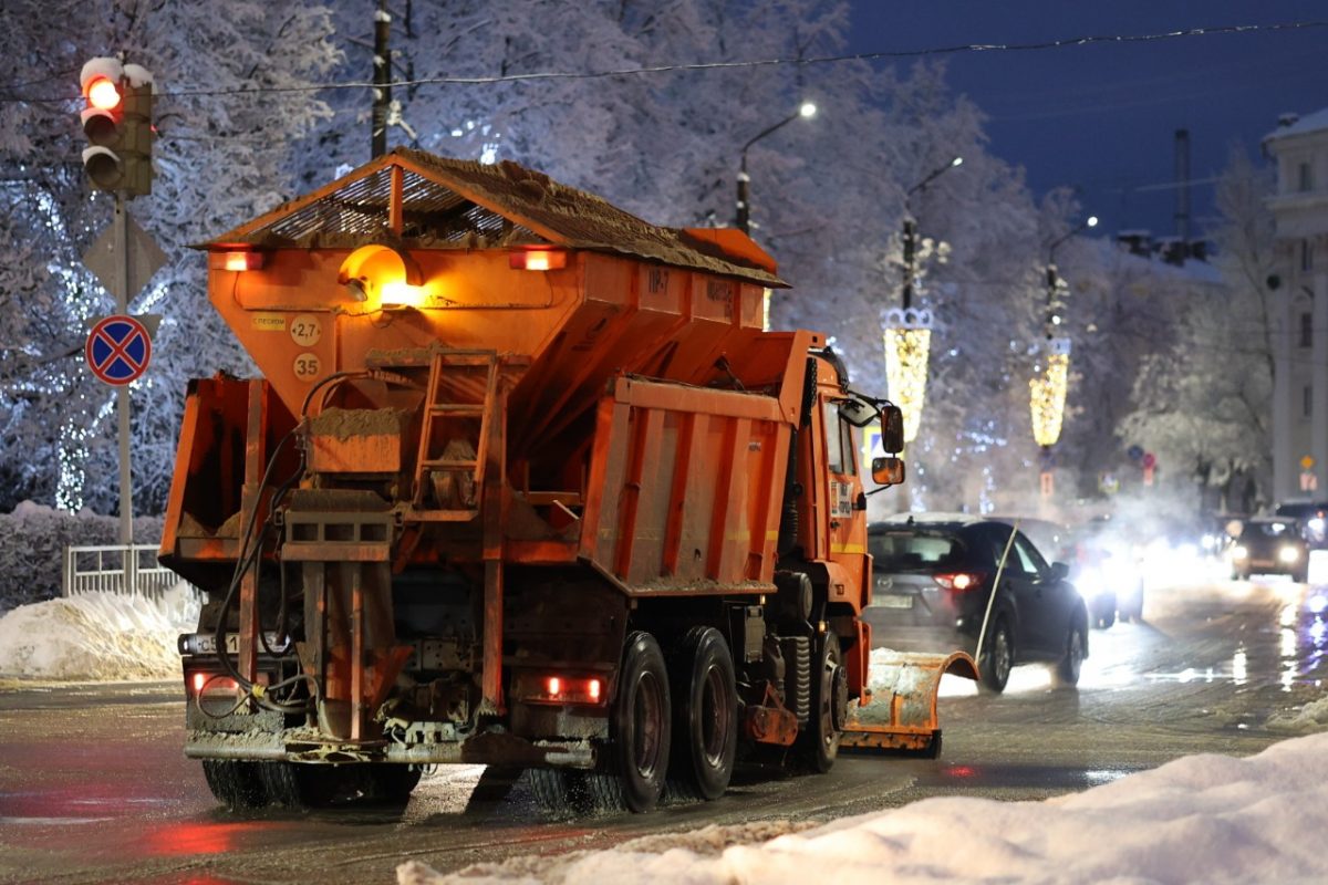 С улиц Дзержинска вывезено почти 24 тысячи кубометров снега