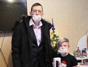 Егор Поляков подарил мальчику из Арзамаса смартфон