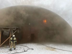 Ангар загорелся в Дзержинске