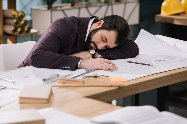 Сезонная хандра или серьёзная болезнь: о чём сигналит постоянная усталость