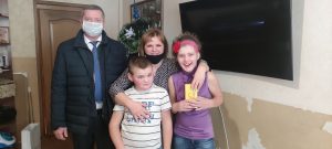 Новые смартфоны получили Надя и Ваня Безрукавниковы из Нижнего Новгорода благодаря «Елке желаний»