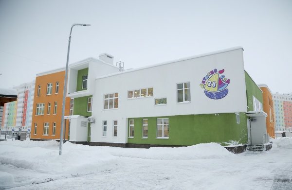 Юрий Шалабаев проверил качество образовательного процесса в новом детском саду №28 на проспекте Кораблестроителей