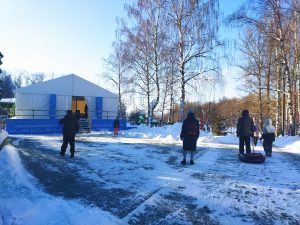 Чемпионат по кёрлингу, фотозона и ростовые куклы:&nbsp;нижегородцы пришли оценить новые объекты «Швейцарии»