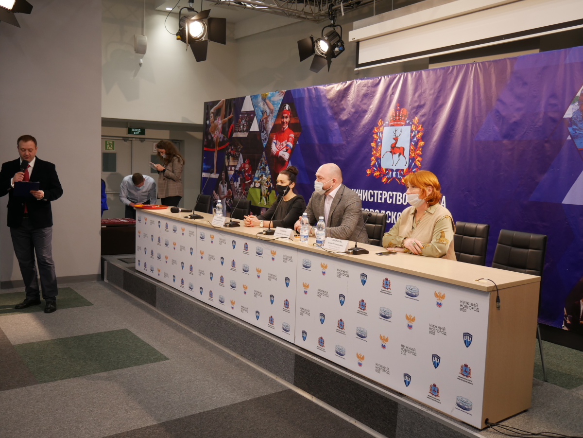 На стадионе «Нижний Новгород» состоялось награждение юбилейными медалями