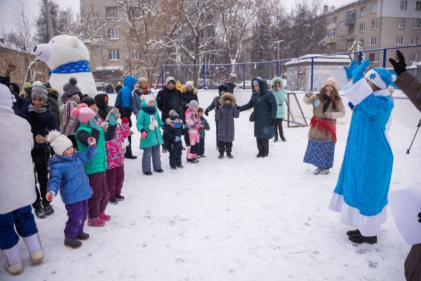 >Для жителей Нижегородской области проходят новогодние праздники во дворах