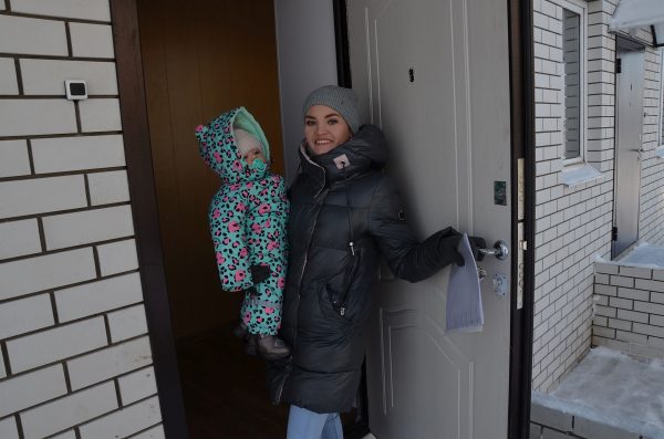 >Ключи от квартир вручили детям-сиротам в Пильнинском районе
