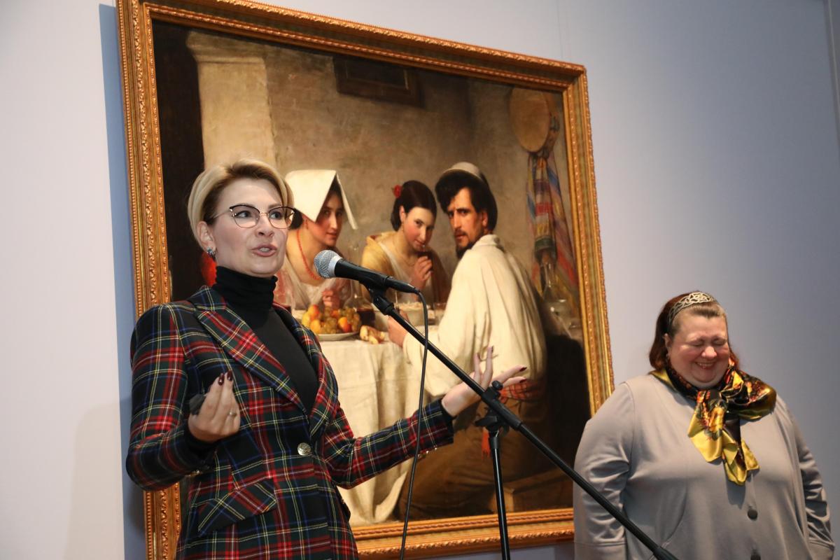 На открытии выставки выступила первый заместитель министра культуры Нижегородской области Наталья Суханова
