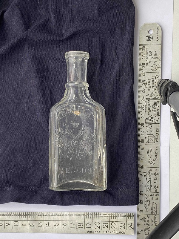 Бутылочка из-под духов российской фабрики «Rallet», которую в 1843 году основал французский парфюмер Альфонс Ралле