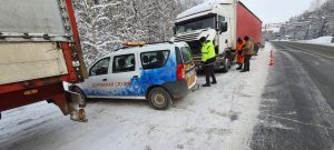 Дорожники выручили иранских дальнобойщиков на трассе Р‑177 «Поветлужье»