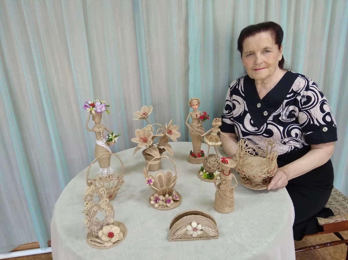 Джутовое чудо: жительница Сокольского округа готовит необычные подарки к Новому году