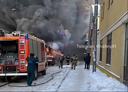 Опубликовано видео с пылающим трамваем в Канавинском районе Нижнего Новгорода