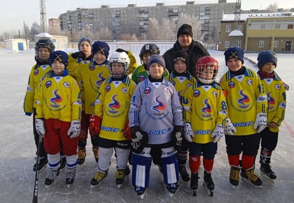 >Юные хоккеисты из Балахны выиграли турнир памяти мастера спорта Юрия Игнатьева