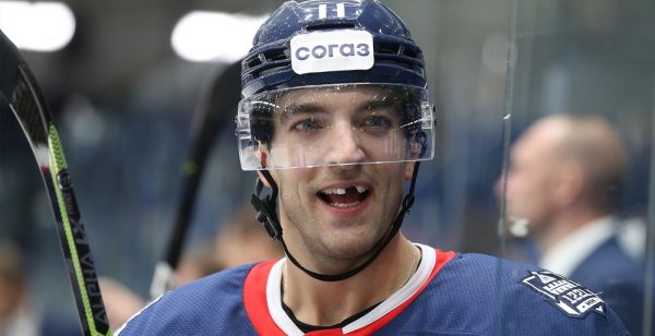 Хоккейный форвард Кенни Агостино продлил контракт с ХК «Торпедо»