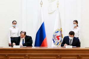 Глеб Никитин и&nbsp;президент Российской академии архитектуры и&nbsp;строительных наук Дмитрий Швидковский подписали соглашение о&nbsp;сотрудничестве