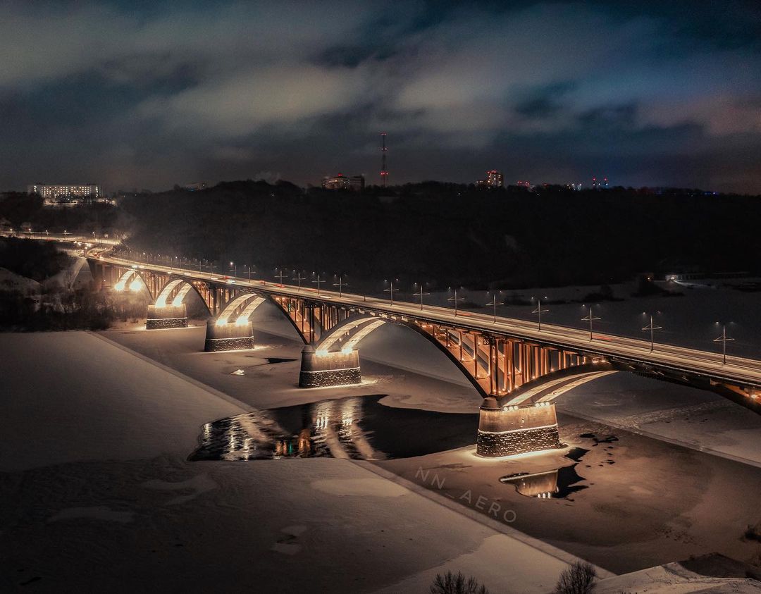 Нижегородцы оценили подсветку Молитовского моста