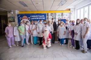 Детей, находящихся на лечении в больницах, и медиков поздравляют с наступающим Новым годом в Нижегородской области