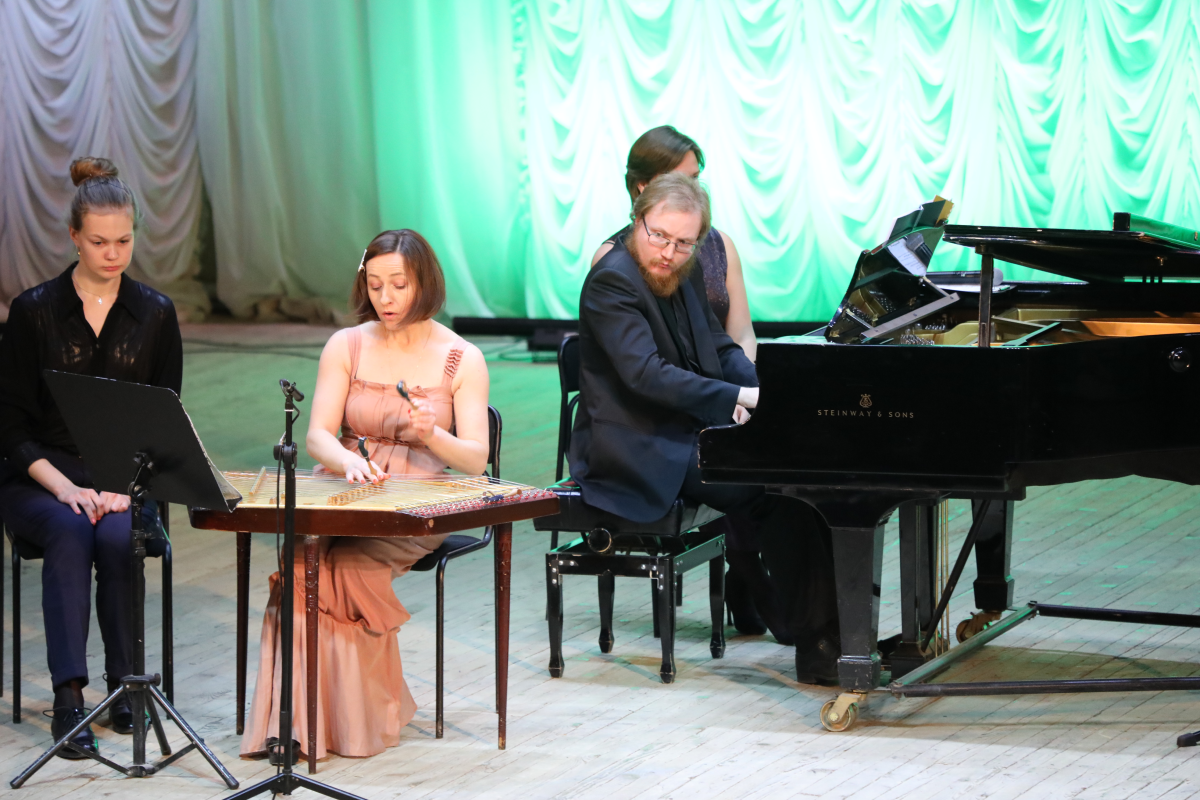 Цимбала - национальный инструмент венгров - впервые звучала в Кремлевском концертом зале