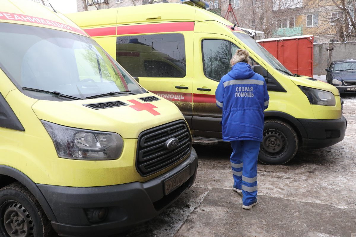 Кабина мусоровоза упала на водителя в Нижнем Новгороде